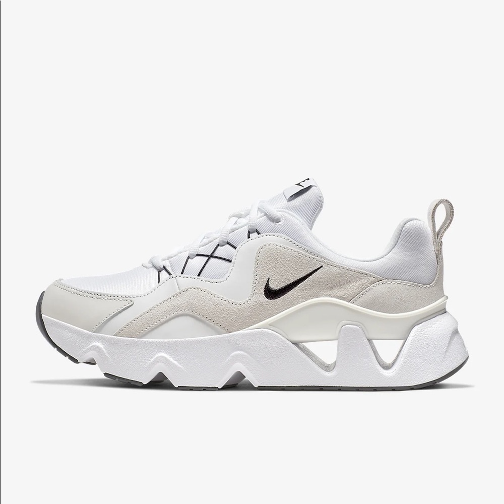 Nike RYZ 365 white and black color